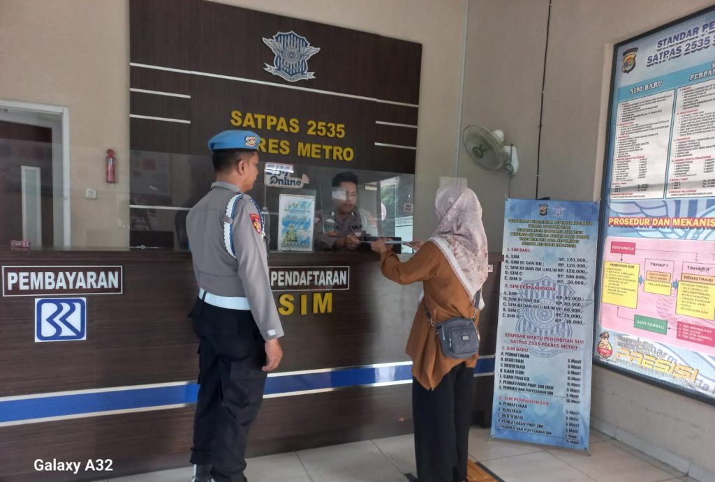 Halaman polrses metro